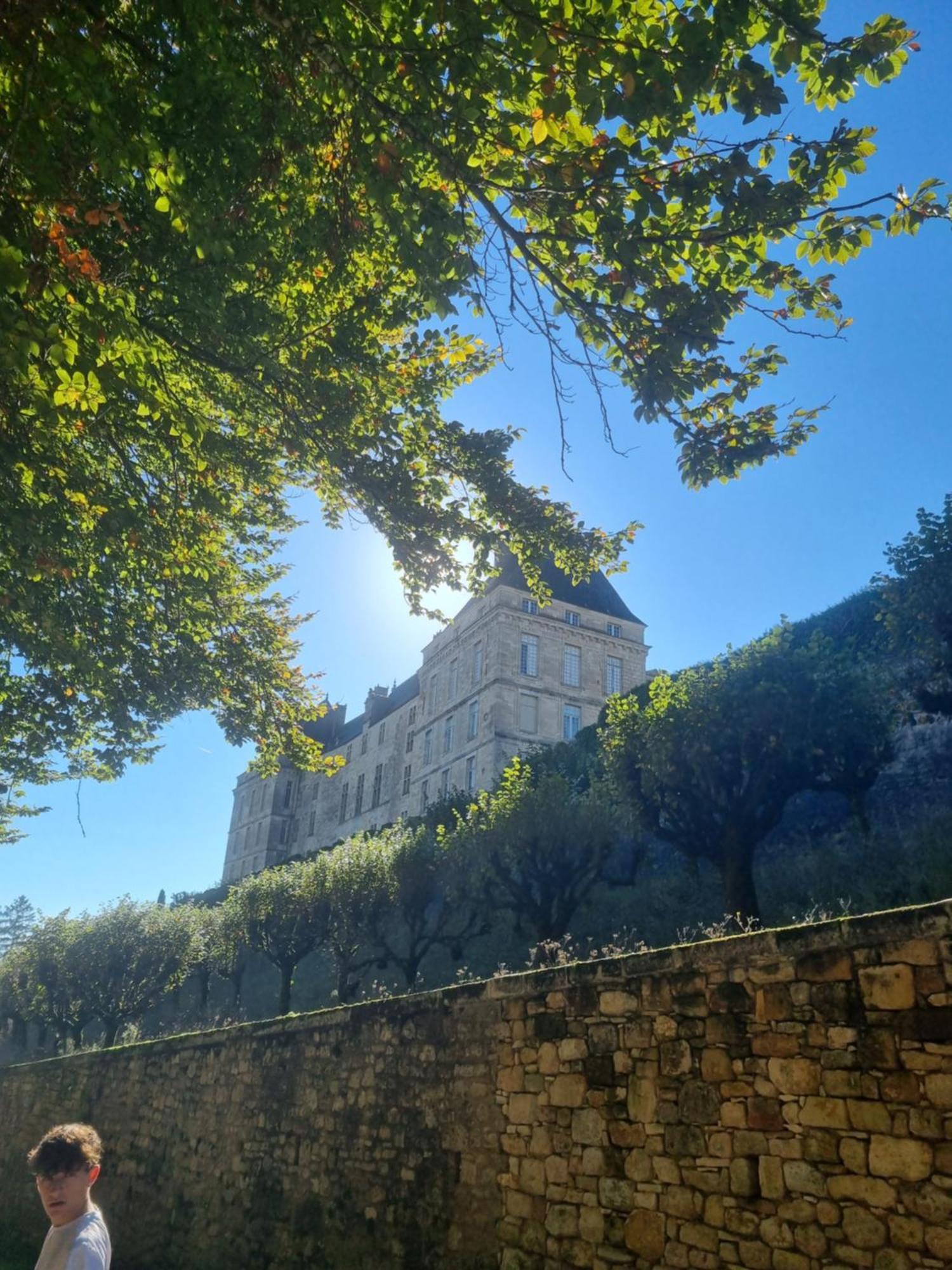 Hotel Au Perigord Noir Hautefort Exterior foto